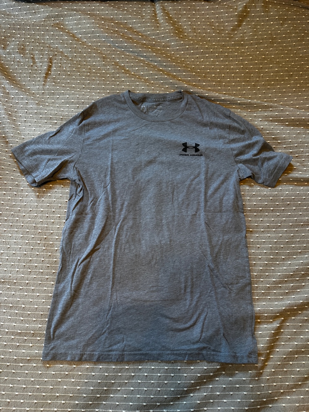 Men’s under armour tshirt gray size small